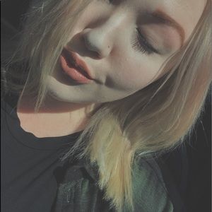 Meet your Posher, Valerie